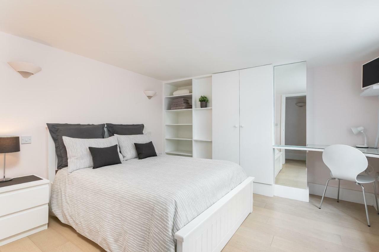 Leilighet With Private Patio, And Park Across The Road (adults Only)
