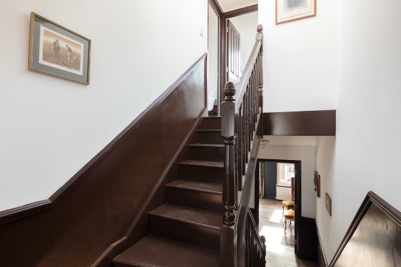 Courcy Road - 7 Bedroom - Sleeps Up To 22 *
