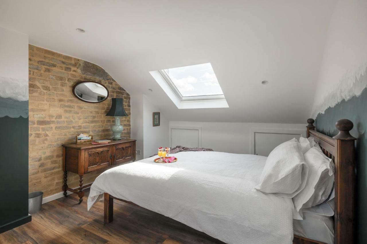 Apartment Courcy Road - 7 Bedroom - Sleeps Up To 22