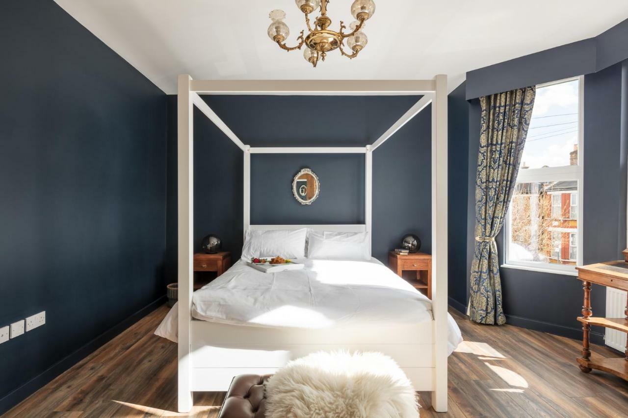 Courcy Road - 7 Bedroom - Sleeps Up To 22 Apartment London