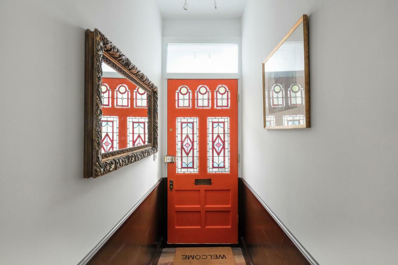 Courcy Road - 7 Bedroom - Sleeps Up To 22 *