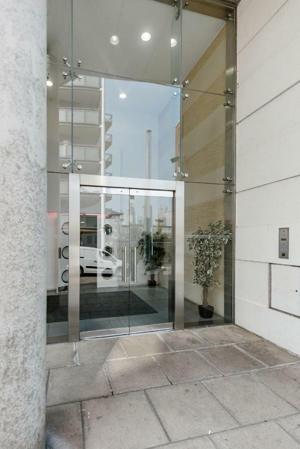 Canary Wharf Riverside Penthouse * Londen