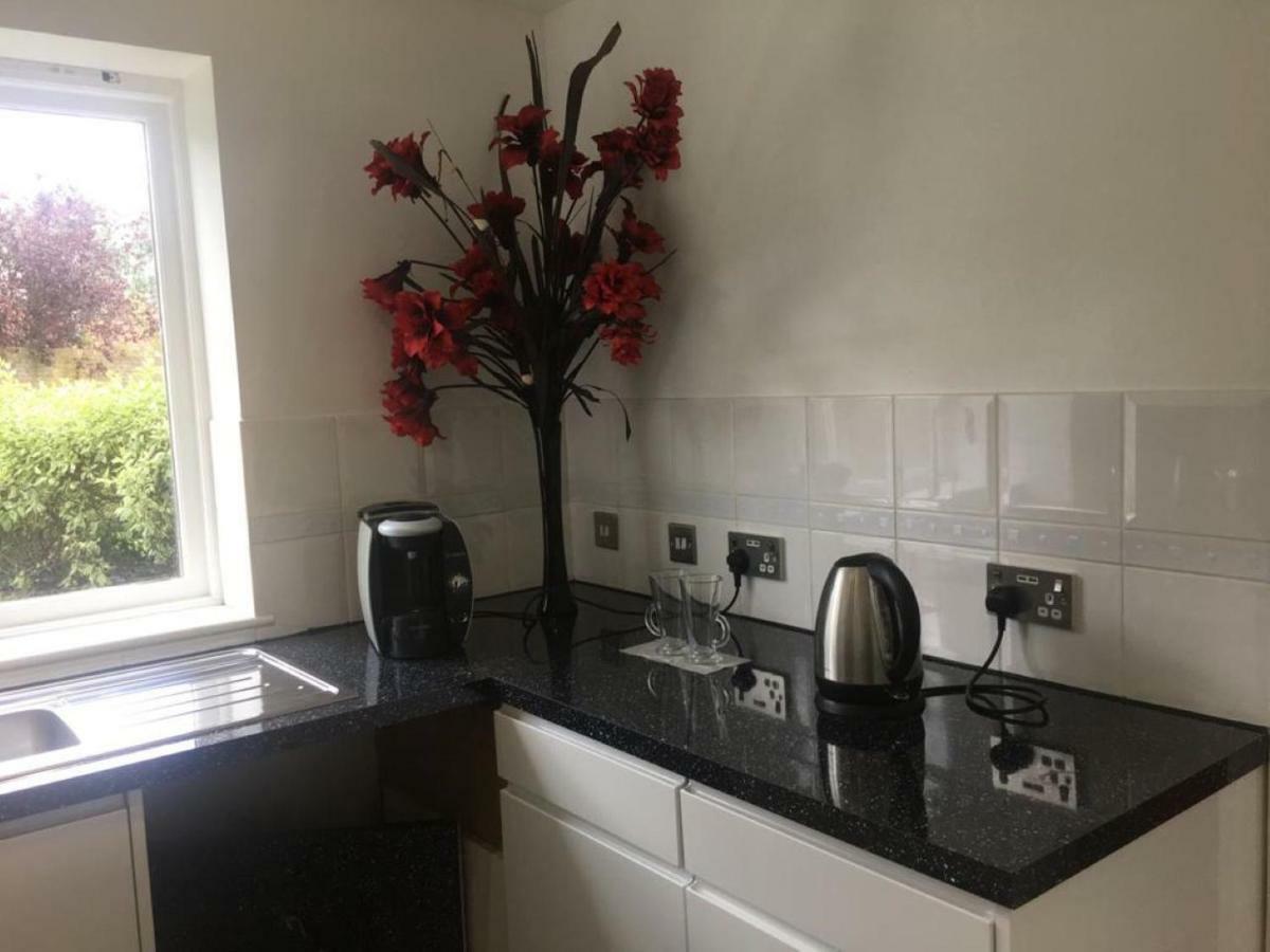 2 Bed Flat, Dedicated Workspace, Parking, 4ktv Appartement *