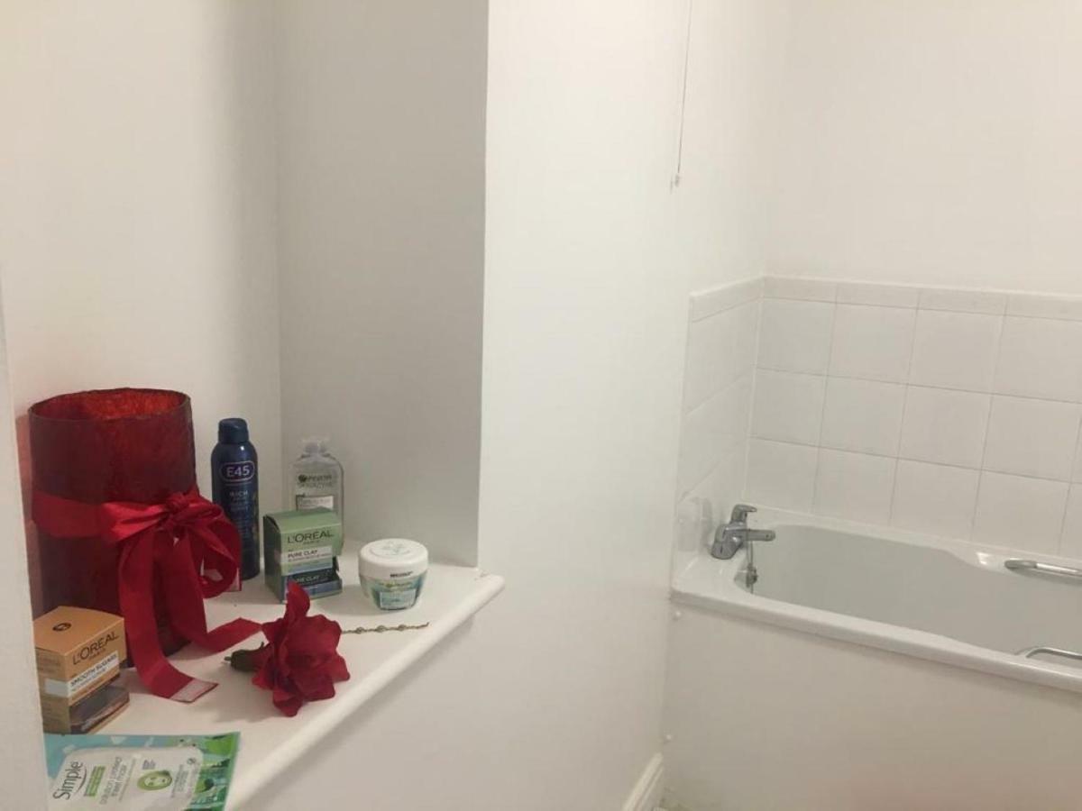 2 Bed Flat, Dedicated Workspace, Parking, 4ktv Appartement