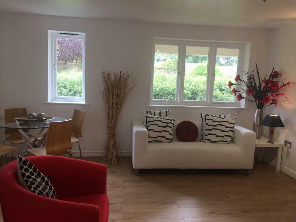2 Bed Flat, Dedicated Workspace, Parking, 4ktv Appartement *
