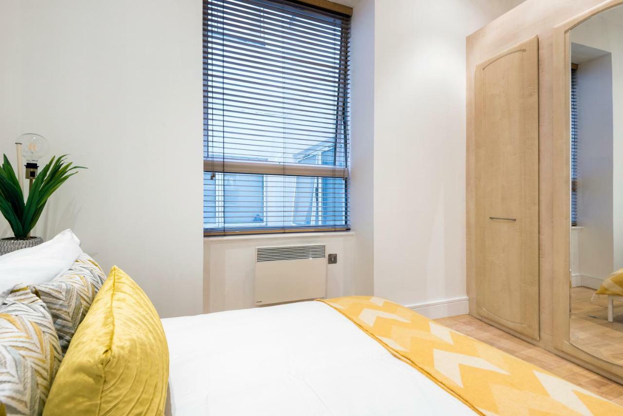 Stylish Hyde Park Apartment *