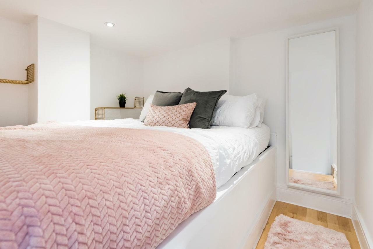 Stylish Hyde Park Apartment