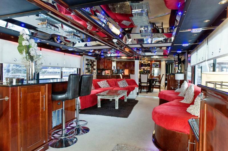 Absolute Pleasure Yacht Hotel Londres