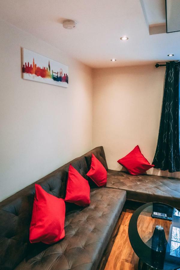 Quality Stay,2 Bed Near The Centre, 2min Walk From Metro Station Leilighet London