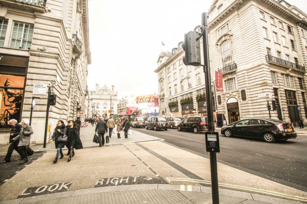 Piccadilly Circus Suites