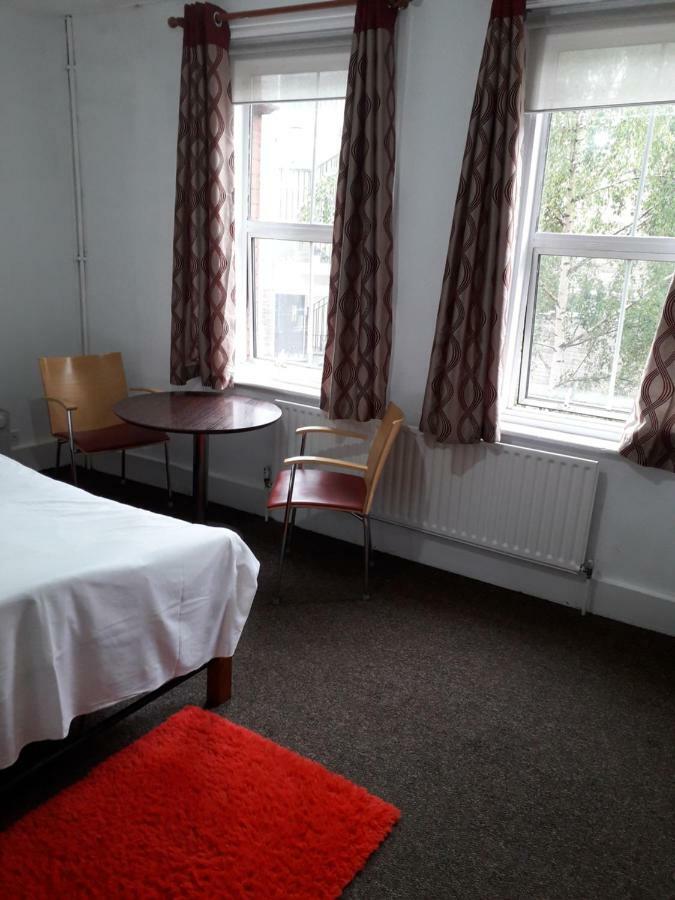 20 East Tenter Street *