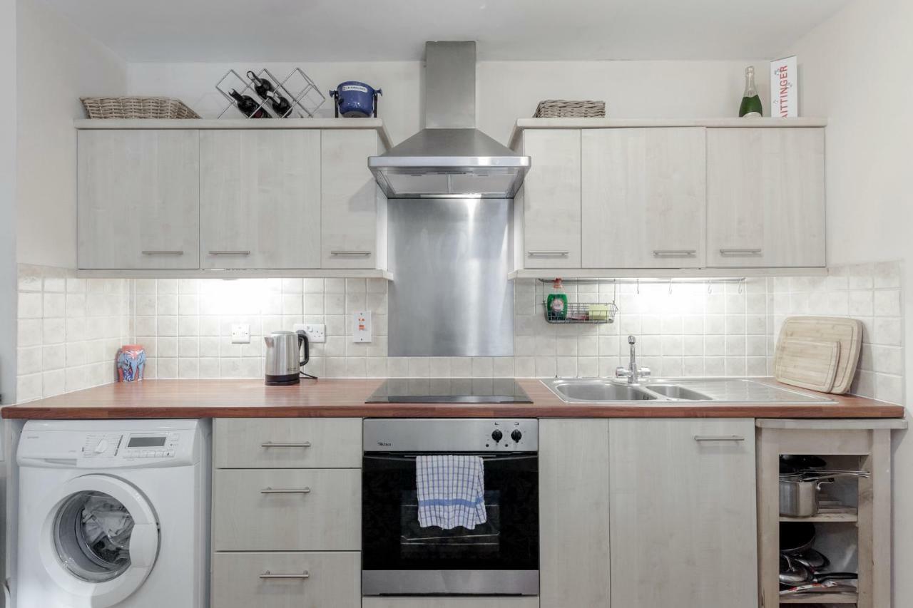 3 Bedroom Garden Flat - Location Apartment