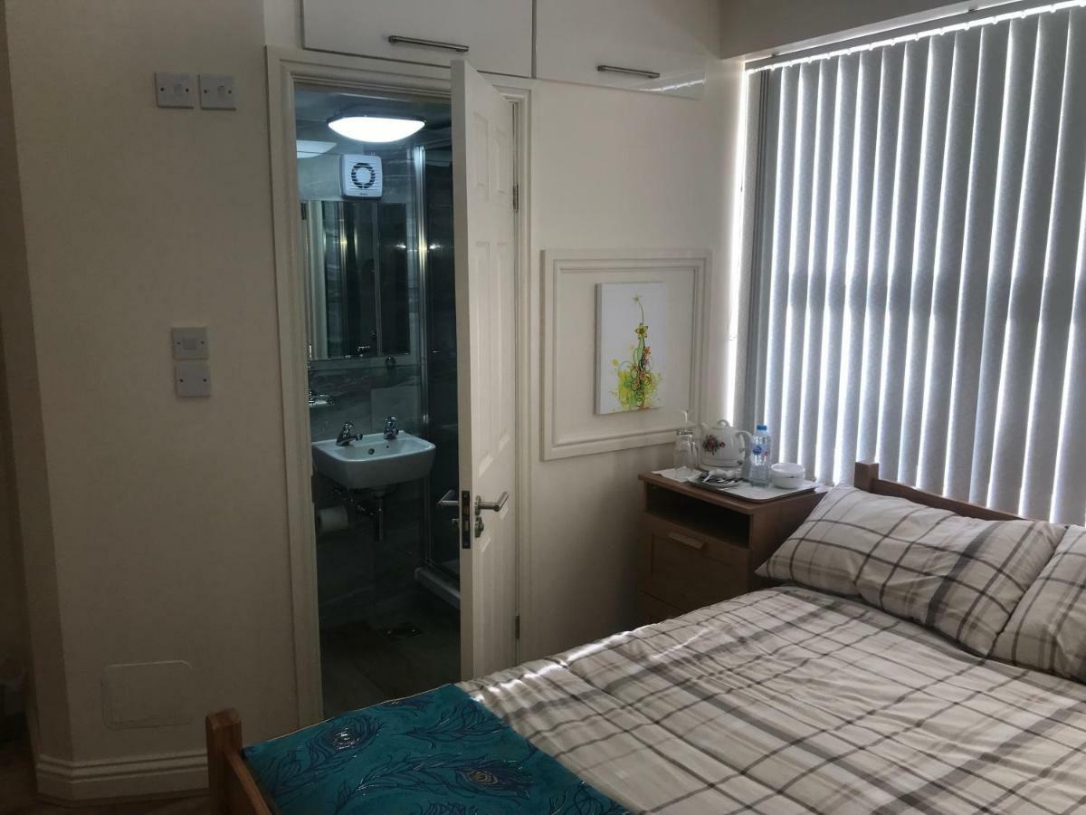 Guest house Chatsworth London