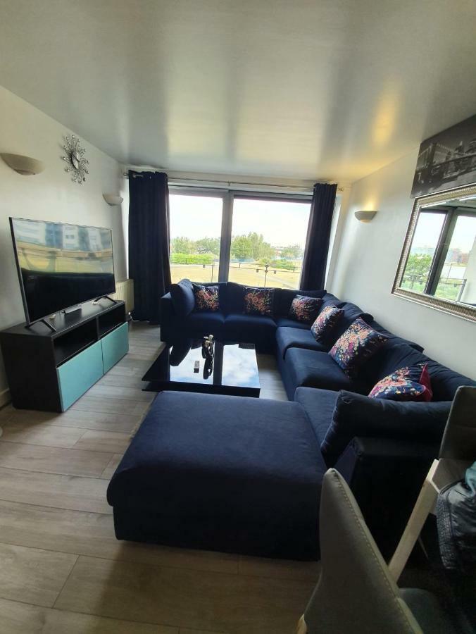Affluent Waterside Tideslea Path Apartamento *