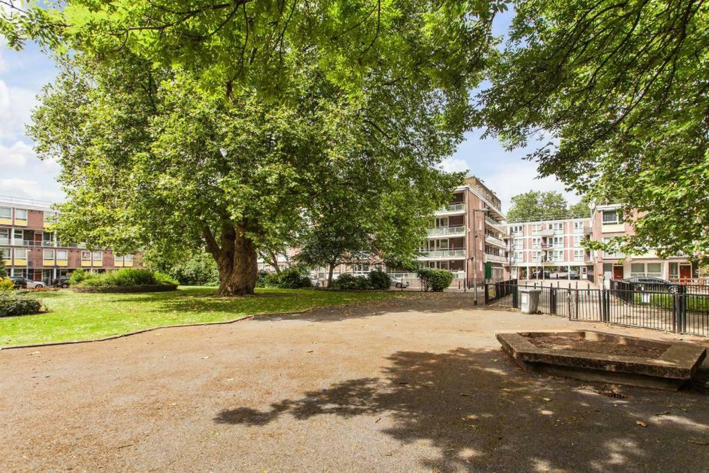 - Great Portland St, Regents Pk, Euston