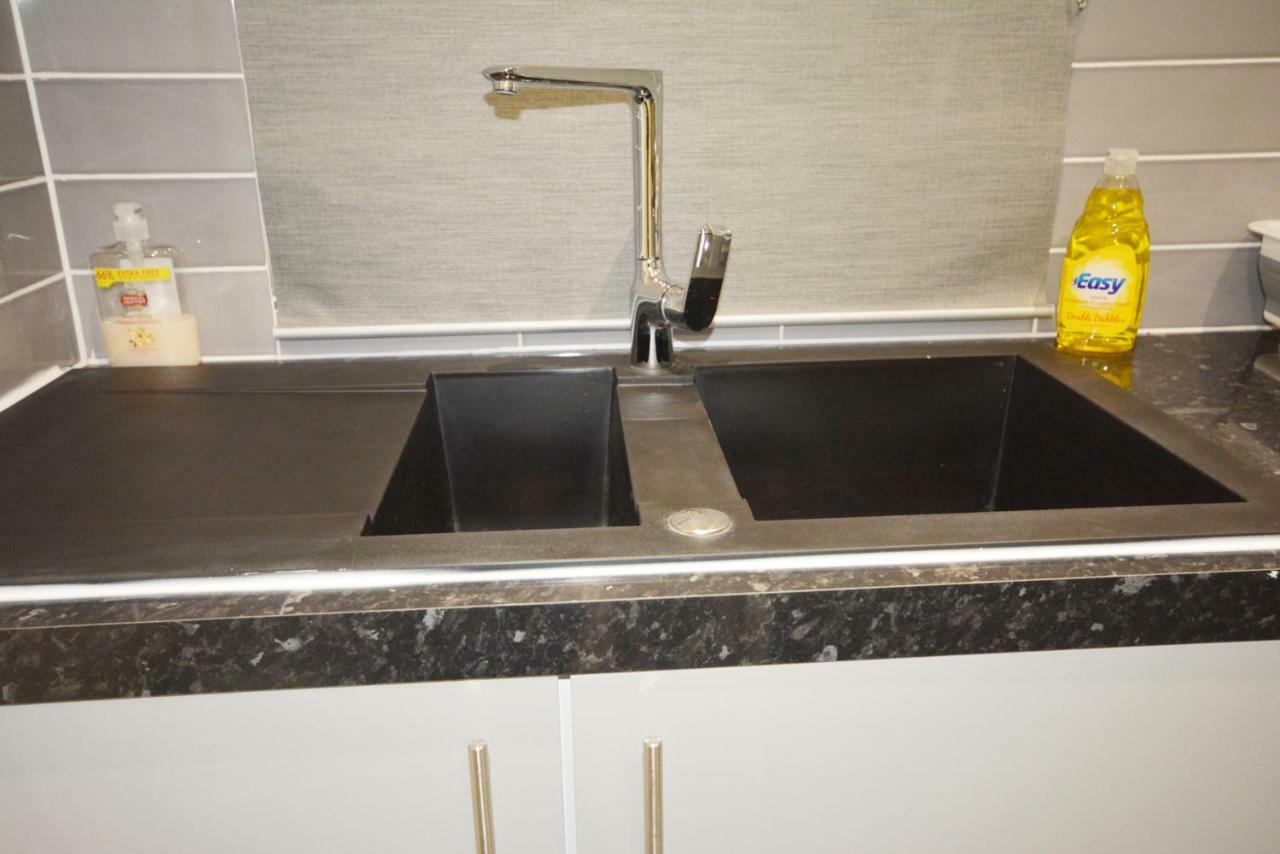 Modern 4 Bedroom Leilighet London