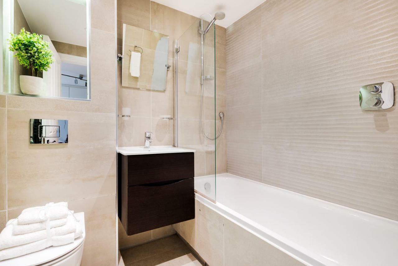 Apartment Large Two Bed With Private Entrance And Patio