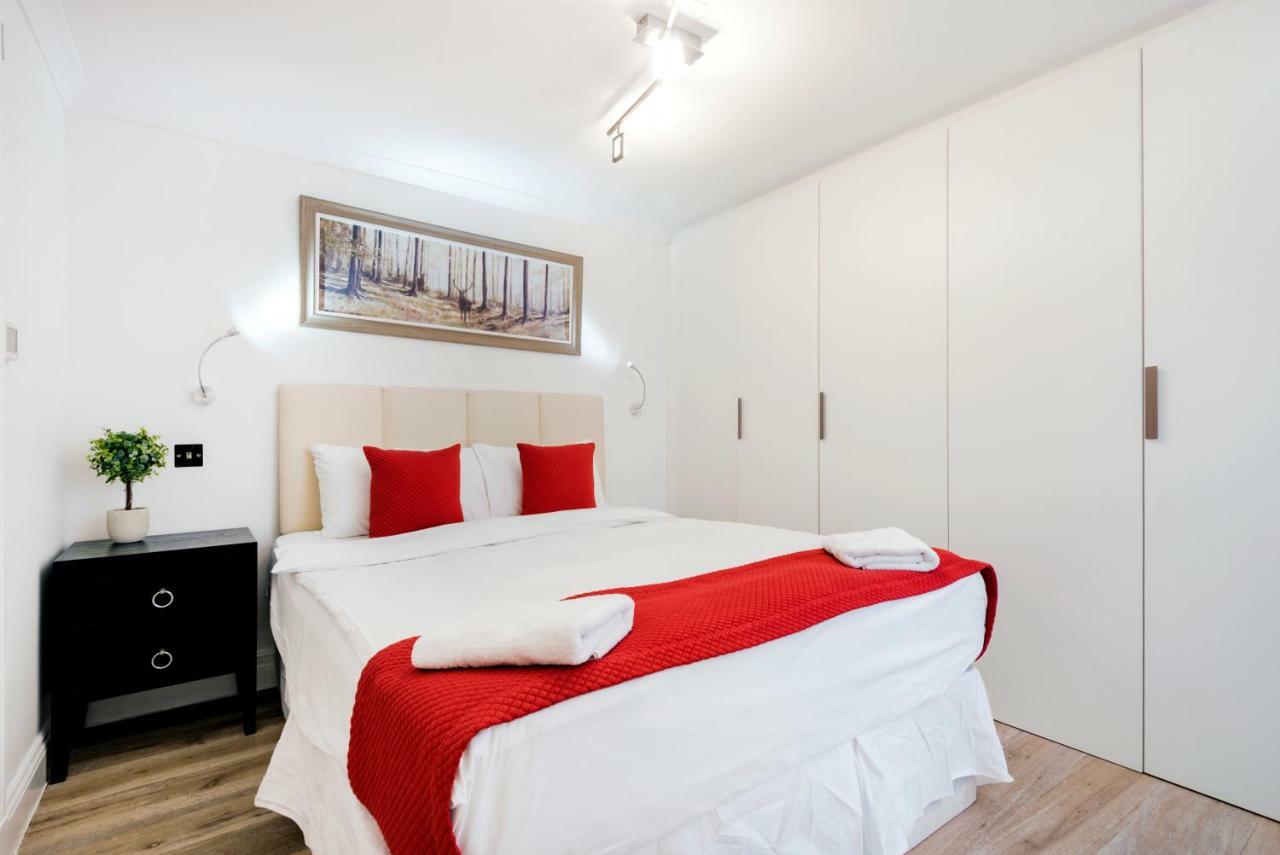 Large Two Bed With Private Entrance And Patio