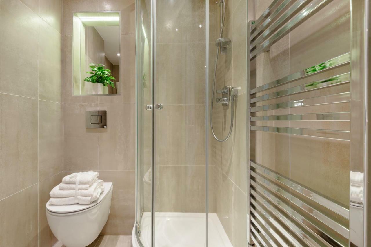 Apartment Large Two Bed With Private Entrance And Patio