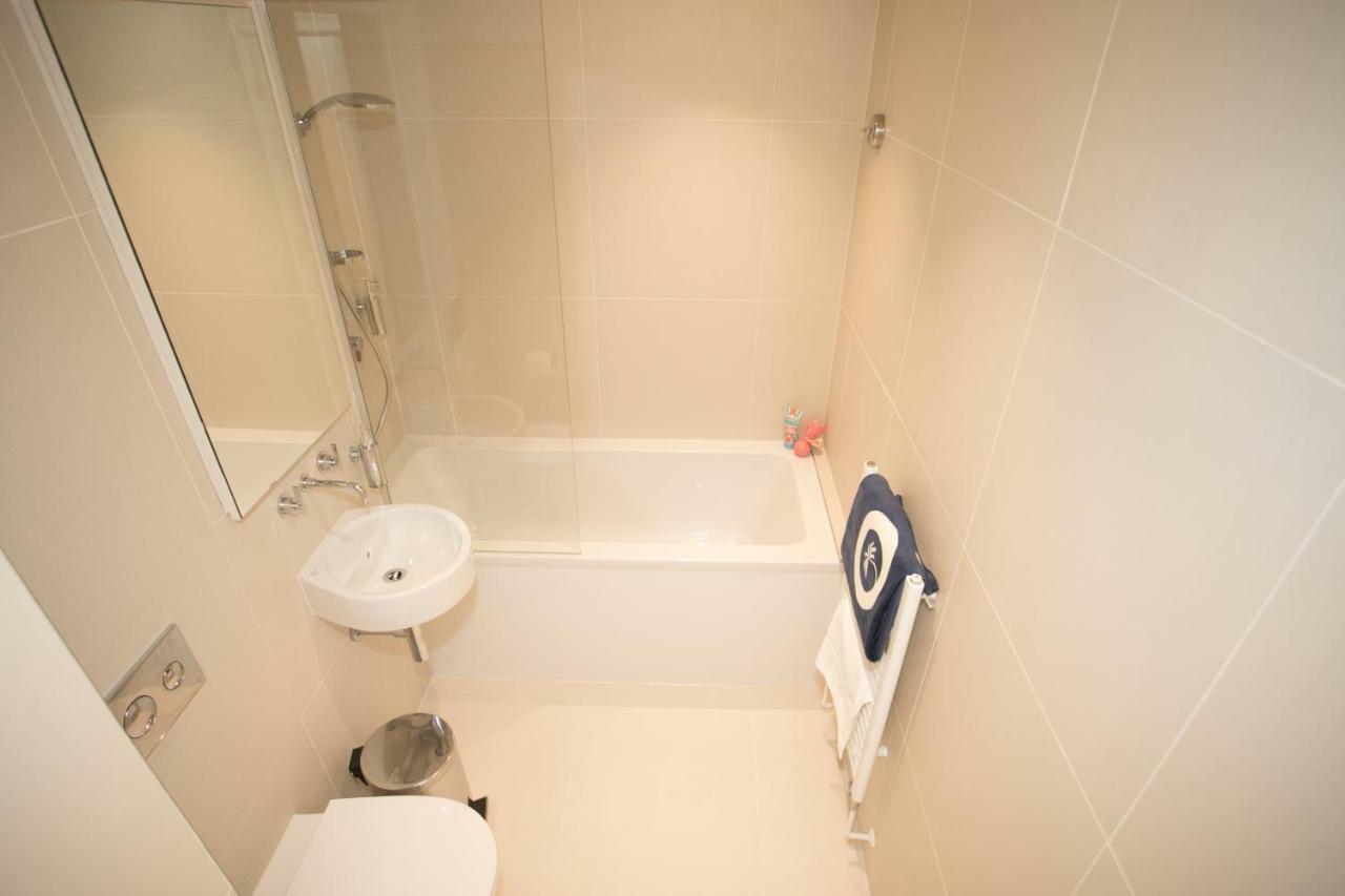 Moonside - Stunning Angel Apartment London