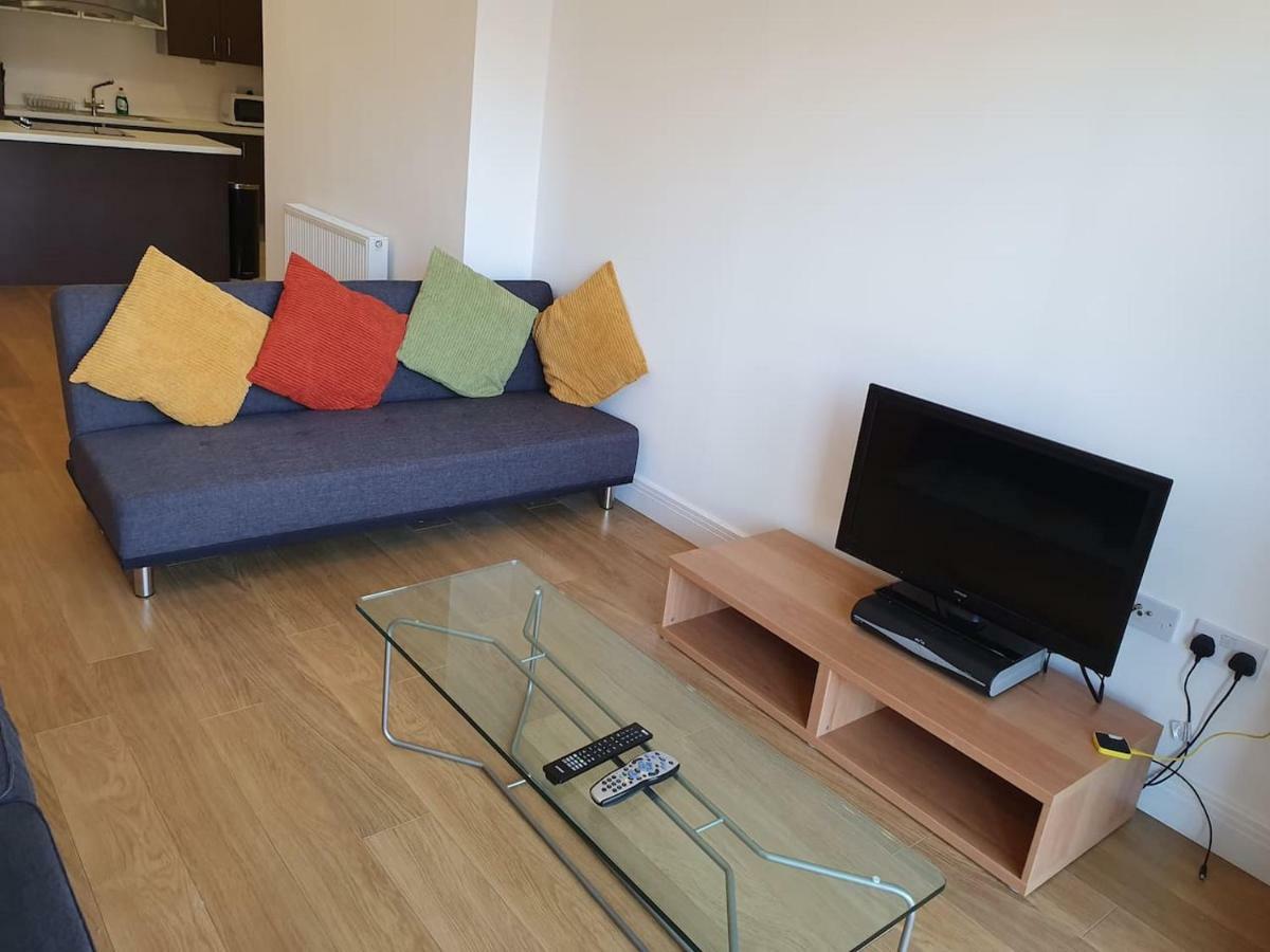 Amazing 2 Beds 2 Baths 10 Minutes To Bridge London