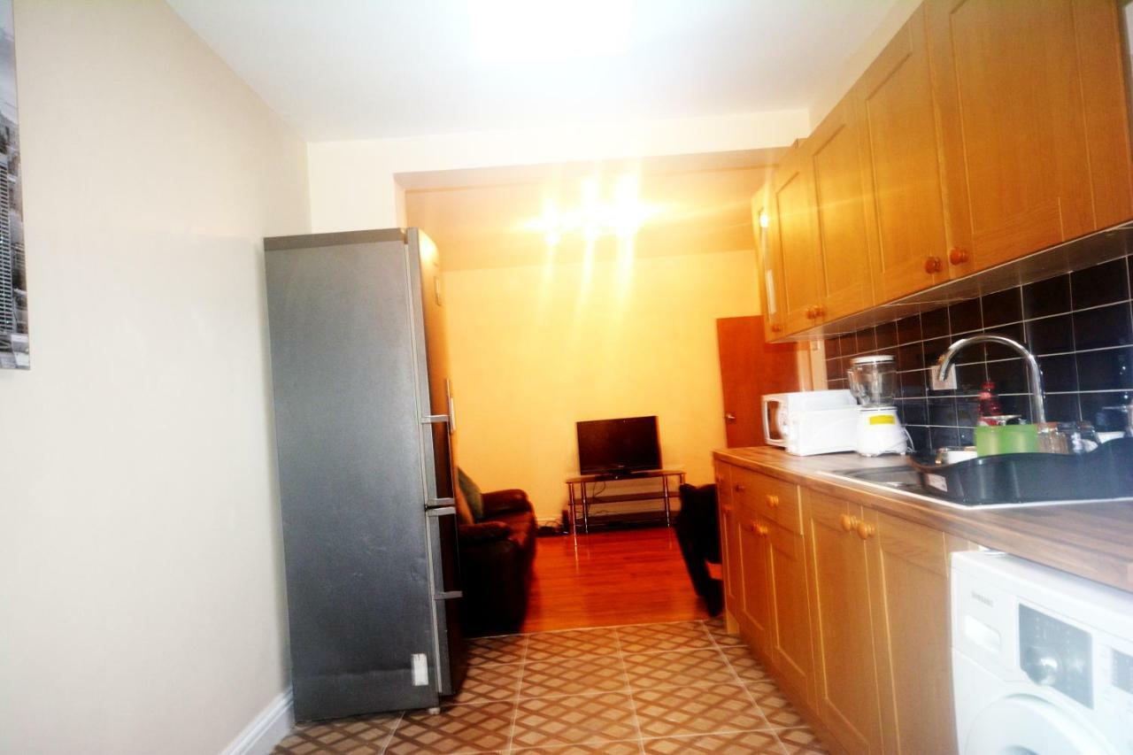 Apartment Luxury 3 Bedroom Close To East Ham Station