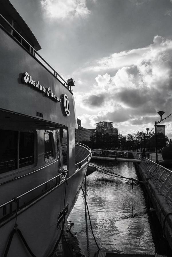 Absolute Pleasure Yacht Londres