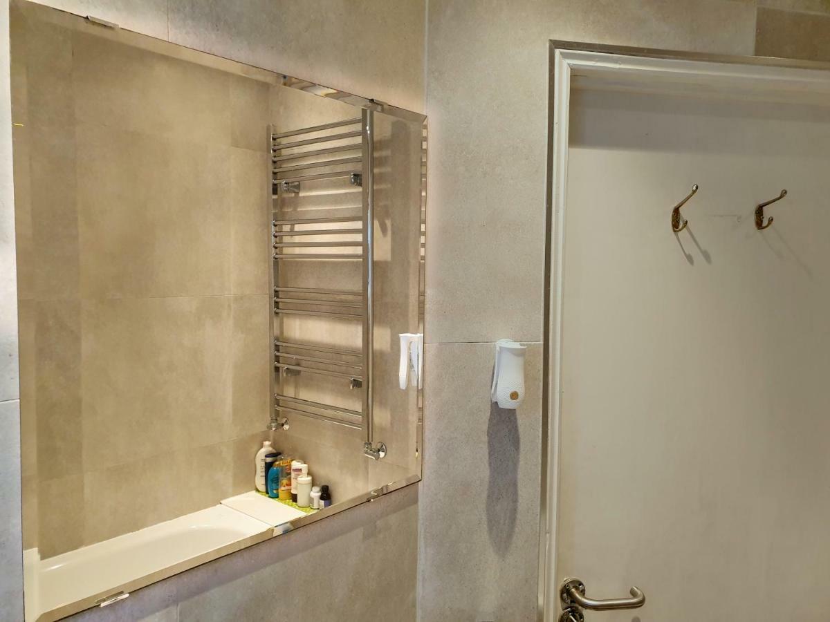 Privat overnatting In Queen's Park *