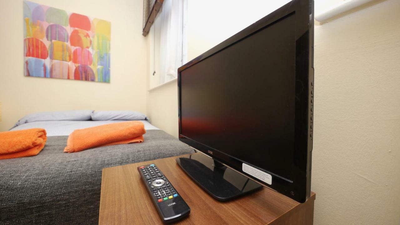 Accommodation London Hostal *