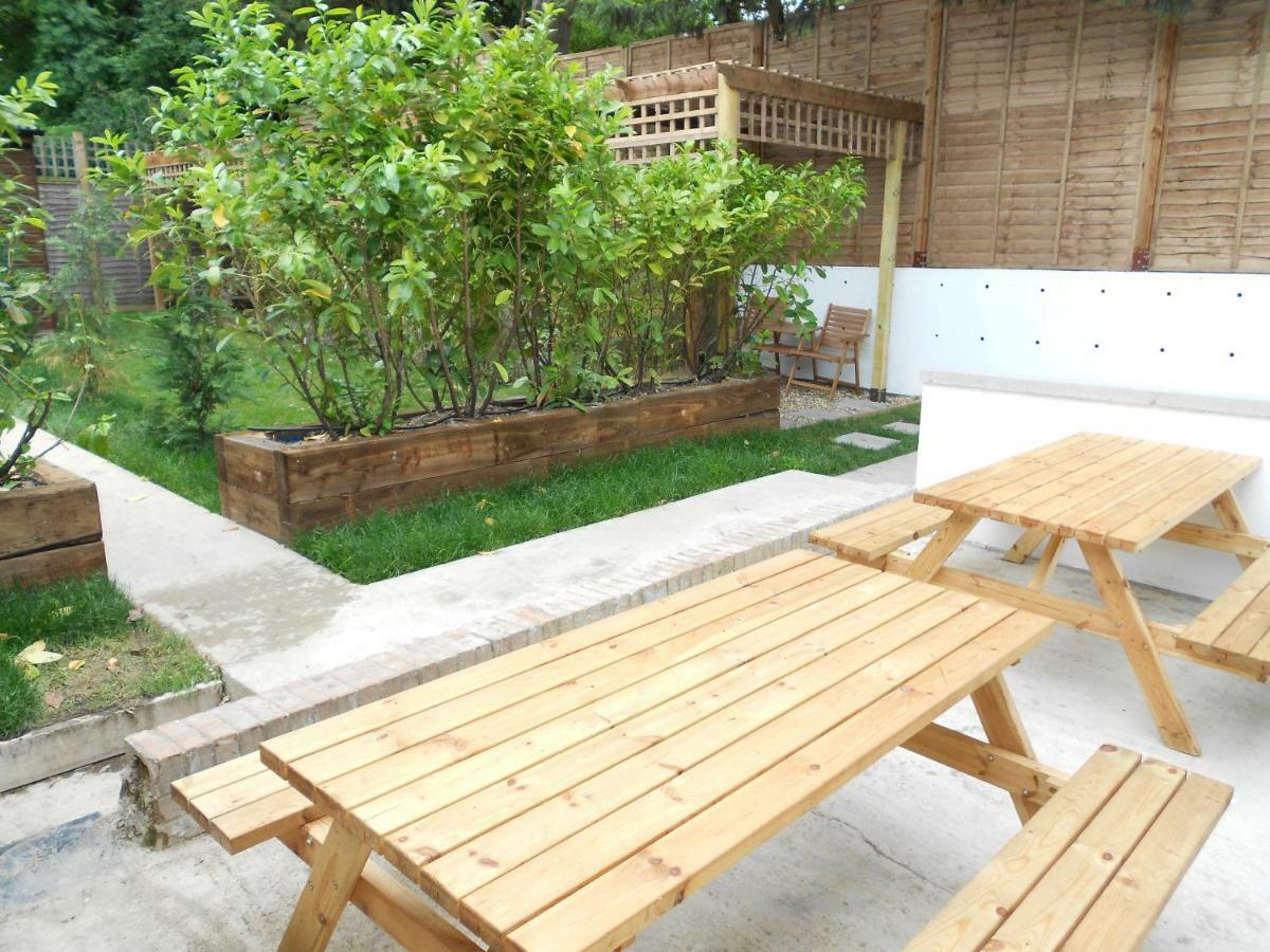 Accommodation London Hostal *