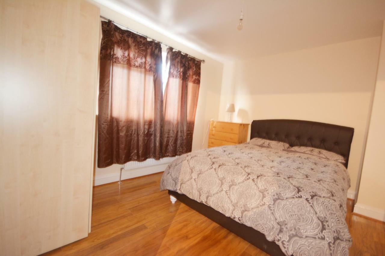 Apartment Luxury 3 Bedroom Close To East Ham Station