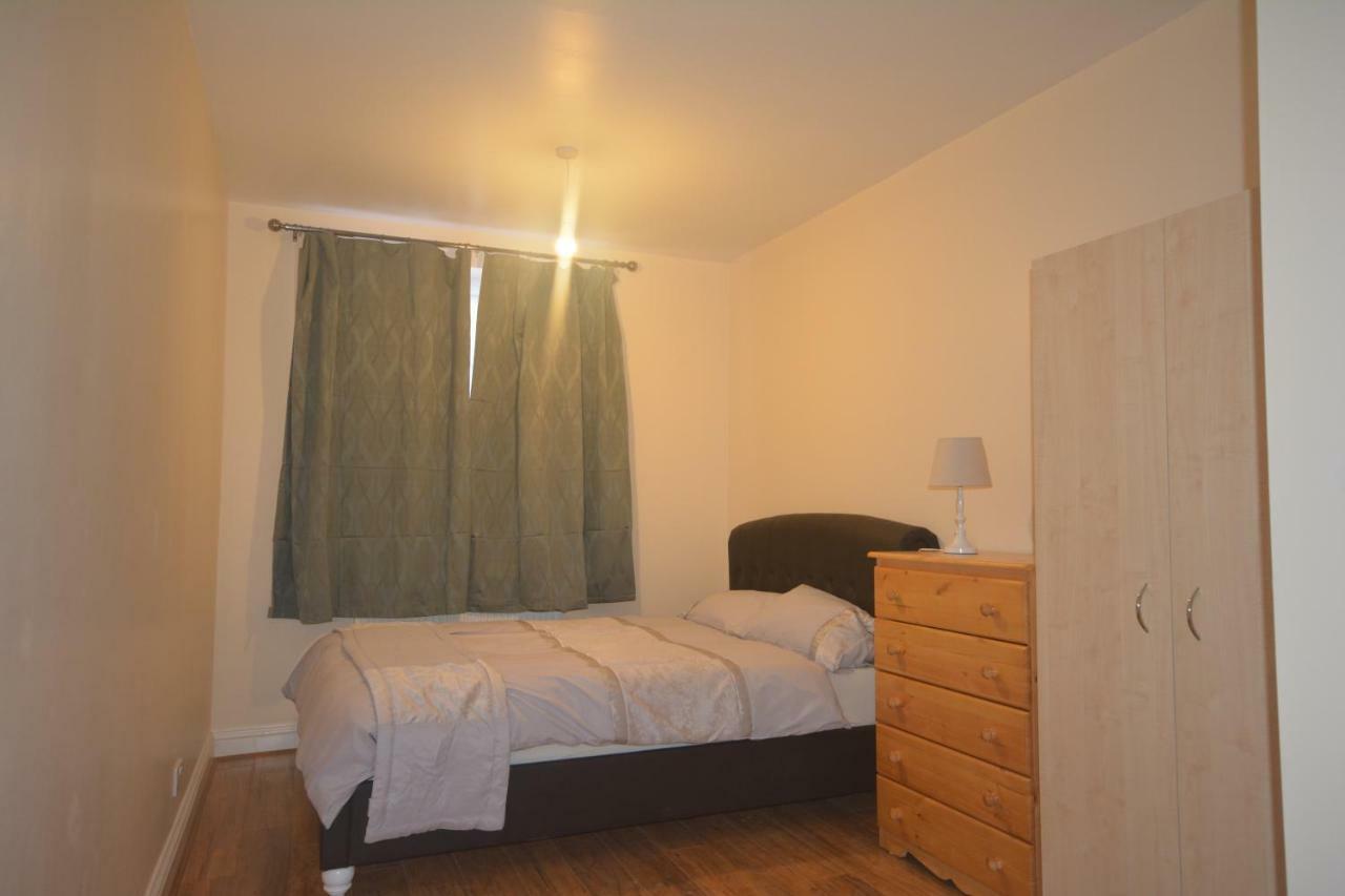Apartment Luxury 3 Bedroom Close To East Ham Station