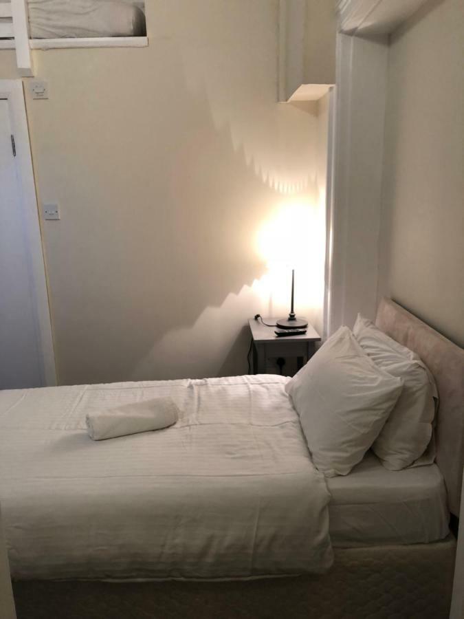 Tourian Lounge Hotel London