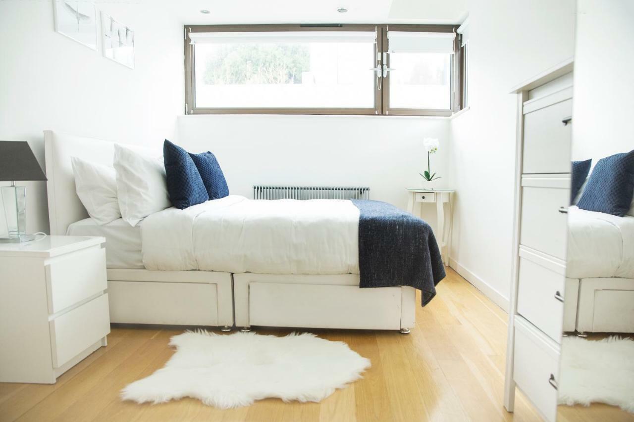 Holiday home The Holborn Lights - Modern 3Bdr Home With Rooftop Terrace & Garage *