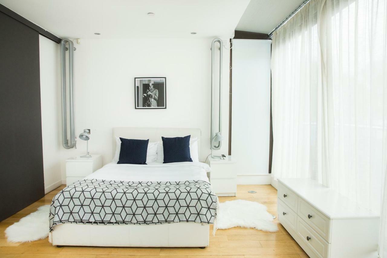 Holiday home The Holborn Lights - Modern 3Bdr Home With Rooftop Terrace & Garage *