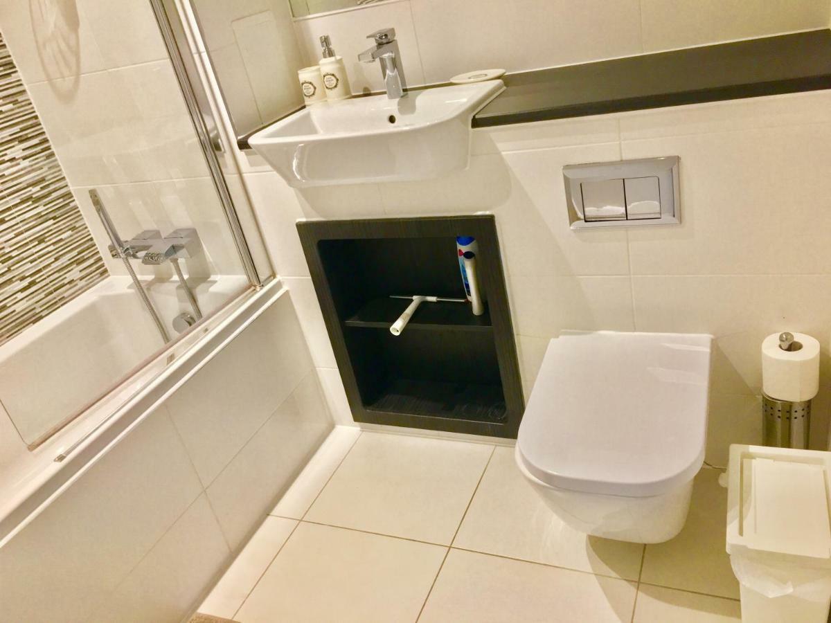 2-bedrooms Apartment, Lounge, Balcony Leilighet London