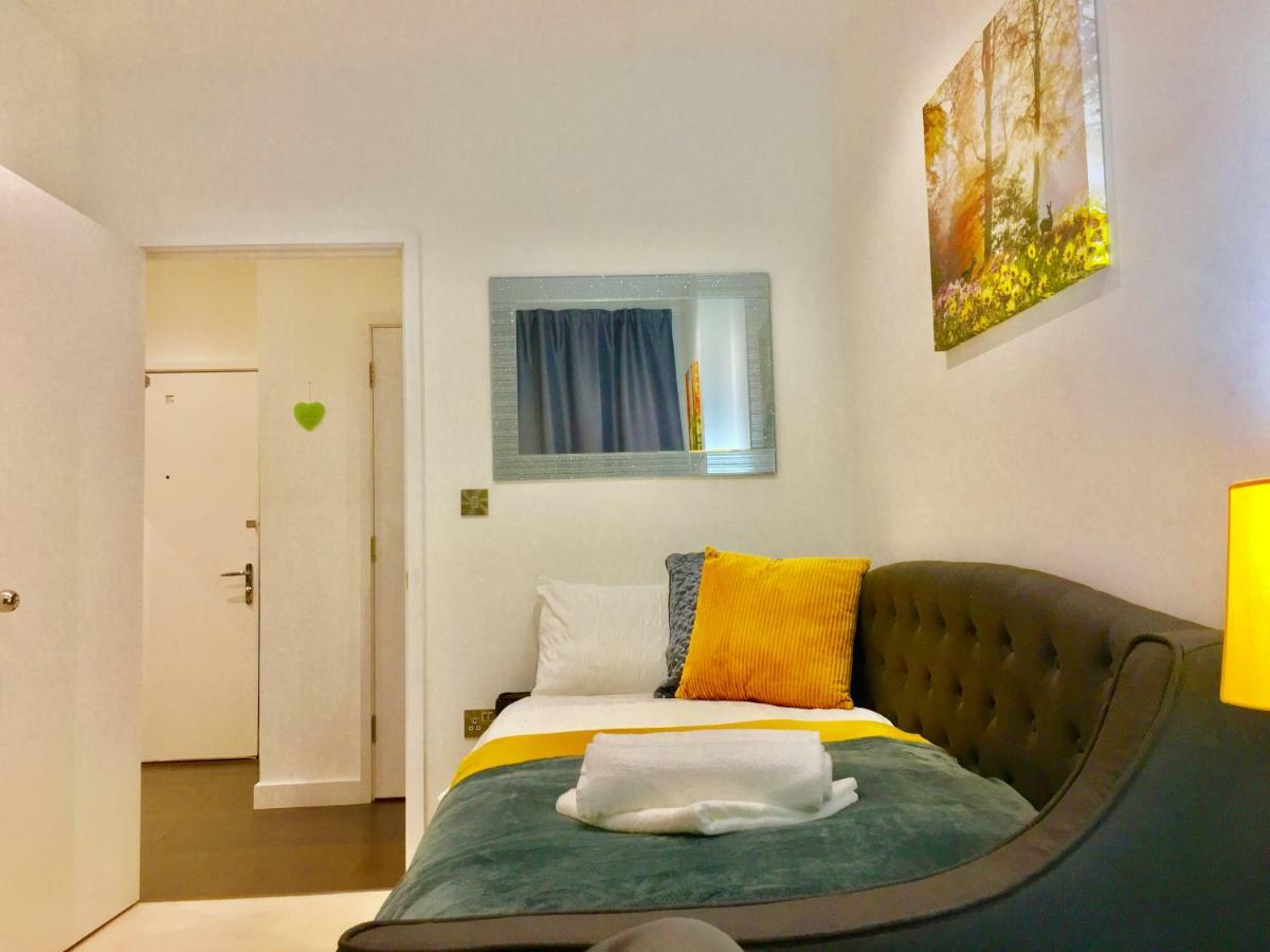 Excel 2 Bedrooms River View Appartement Londen