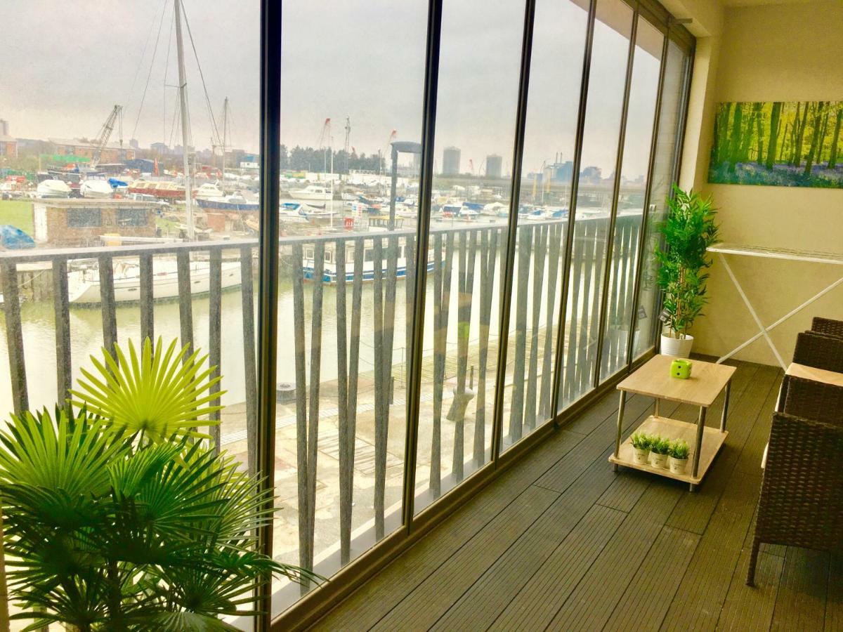 Excel 2 Bedrooms River View Londen