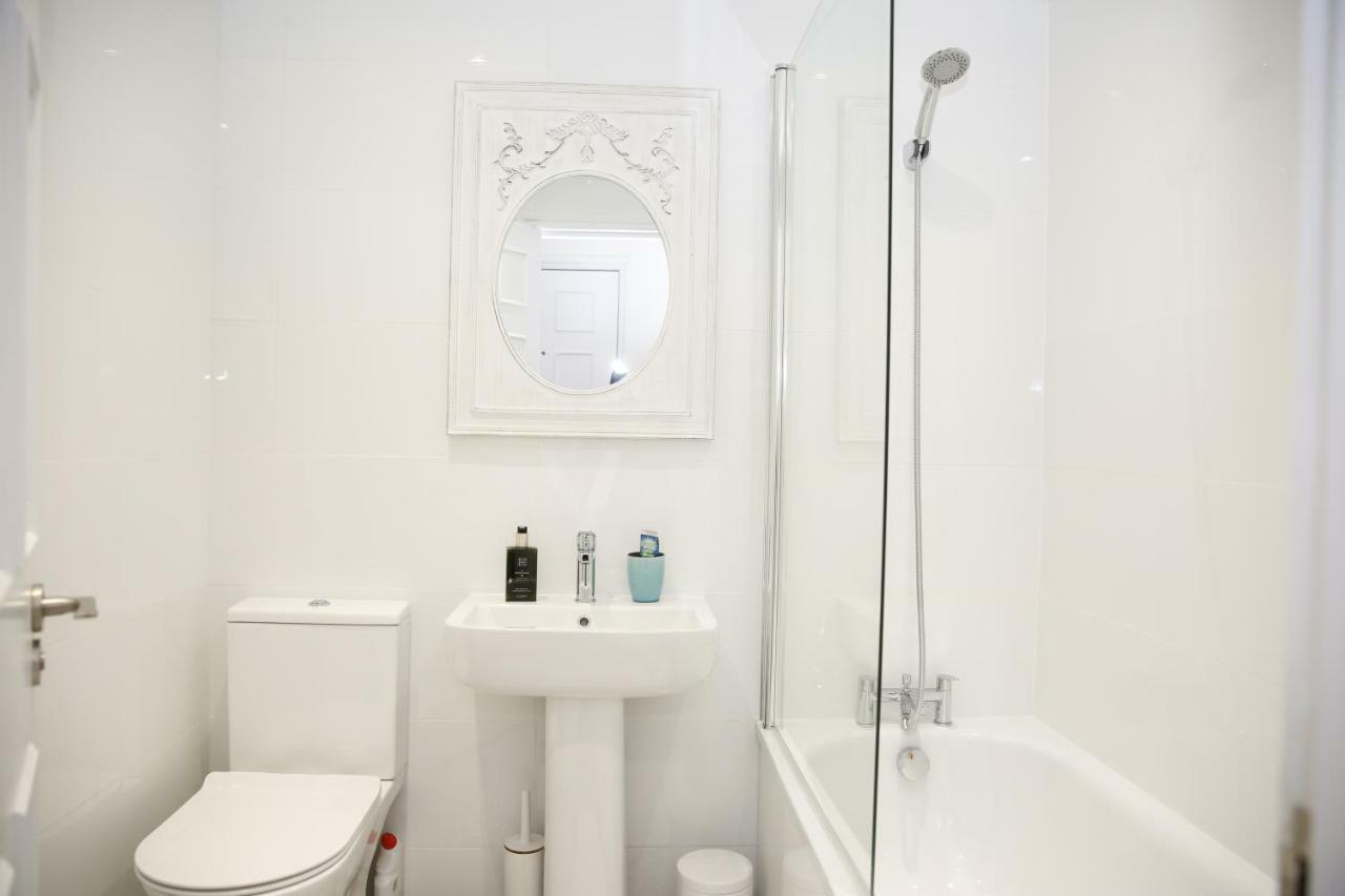 Beautiful One Bedroom Walking Distance To Paddington And Hyde Park Apartment