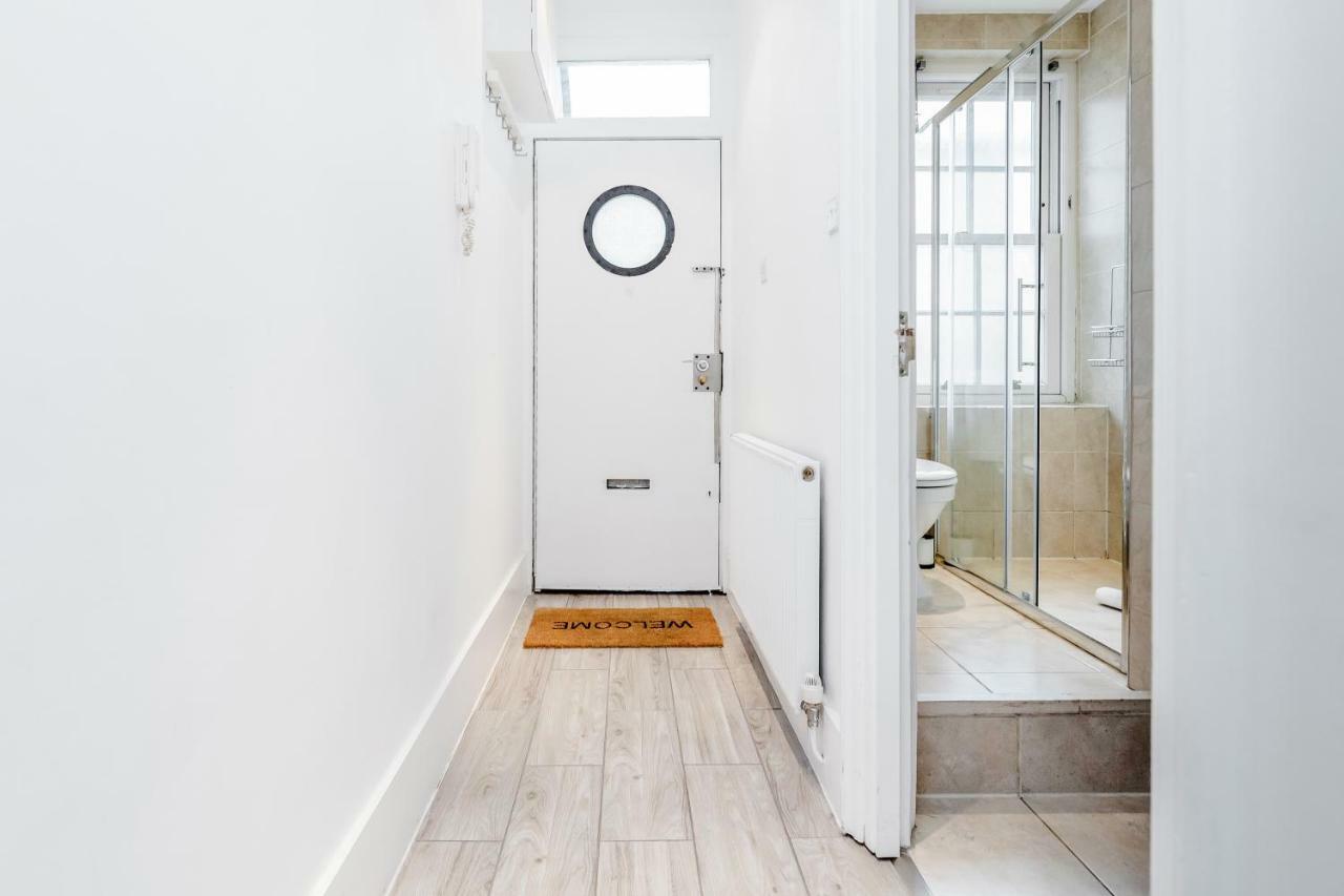 New 2 Bed In Covent Garden Apartment London