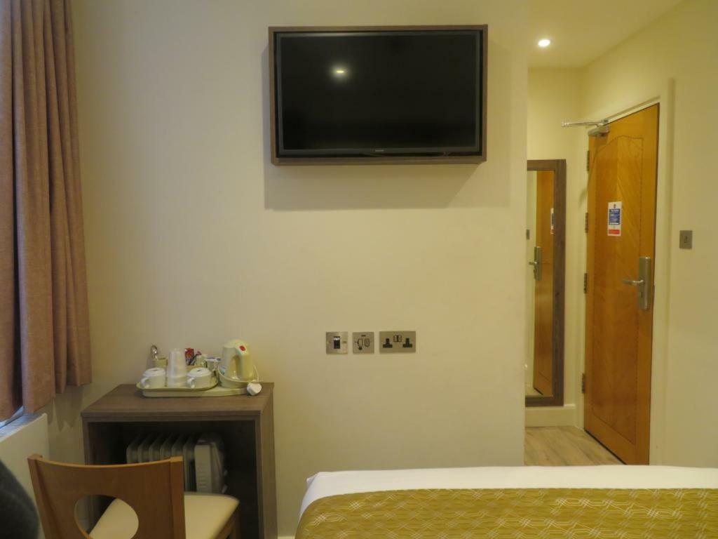 Glendale Hyde Park Hotel 3*