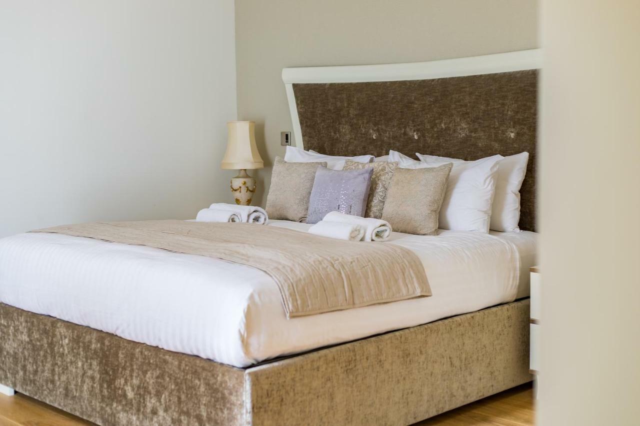 Hyde Park Luxe Apartment