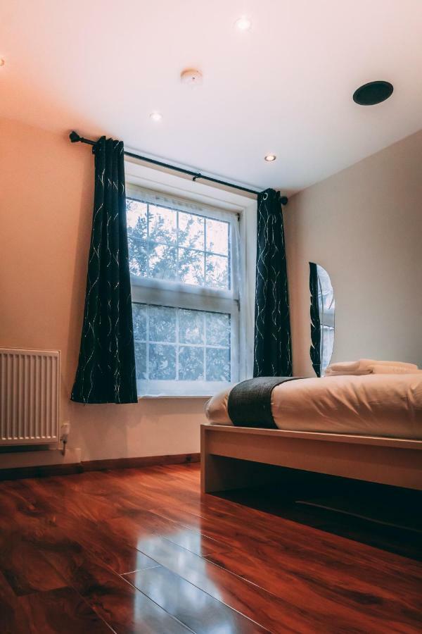 Quality Stay,2 Bed Near The Centre, 2min Walk From Metro Station Leilighet London
