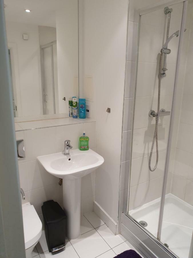 Apartment Amazing 2 Beds 2 Baths 10 Minutes To Bridge London