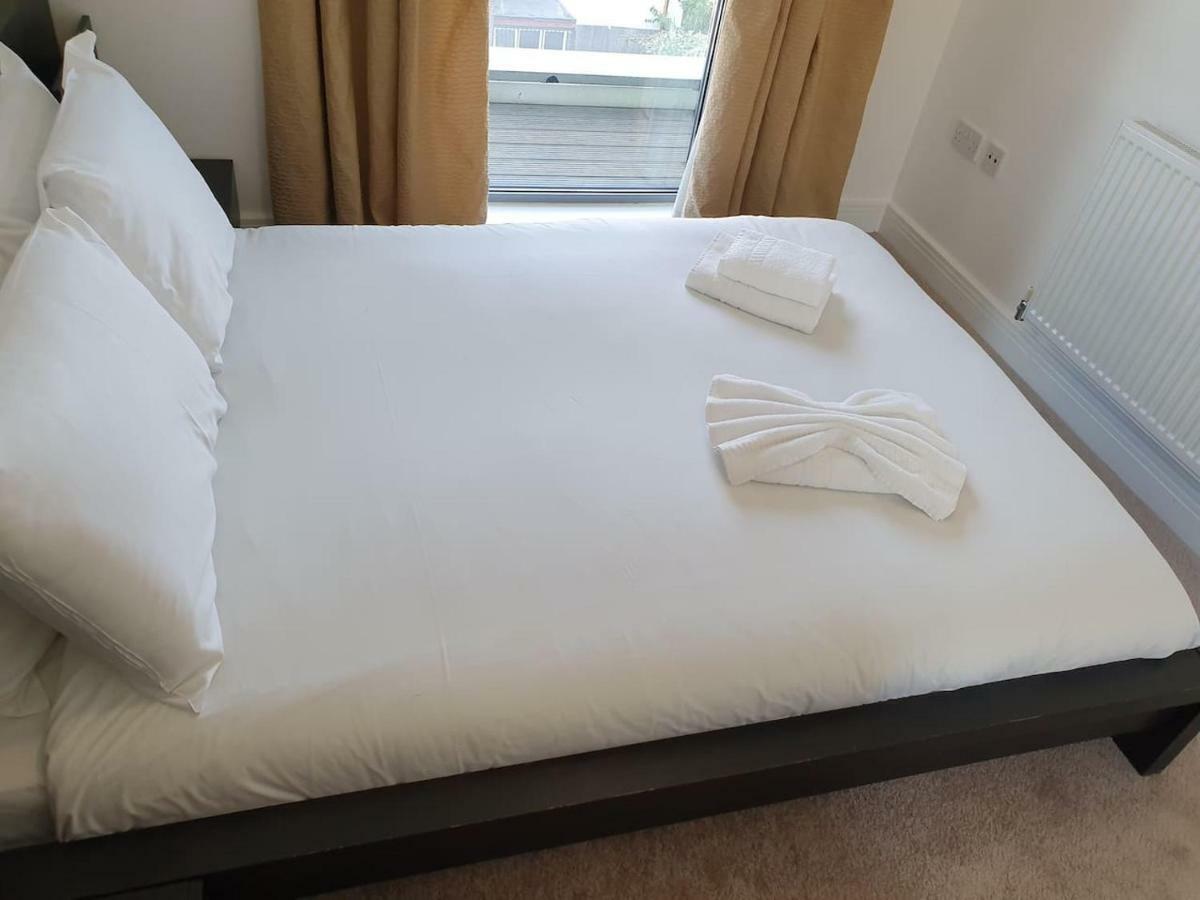 Amazing 2 Beds 2 Baths 10 Minutes To Bridge London