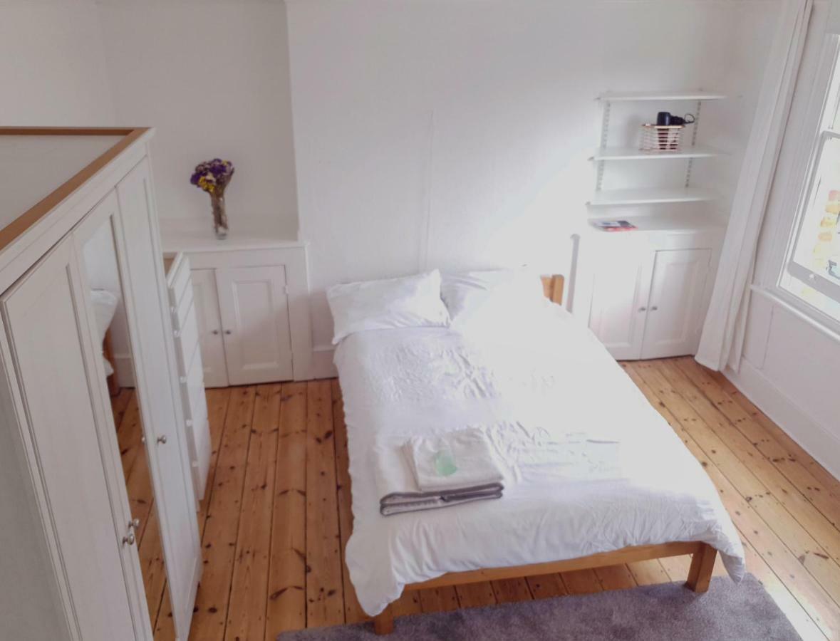 In Queen's Park Privat overnatting London