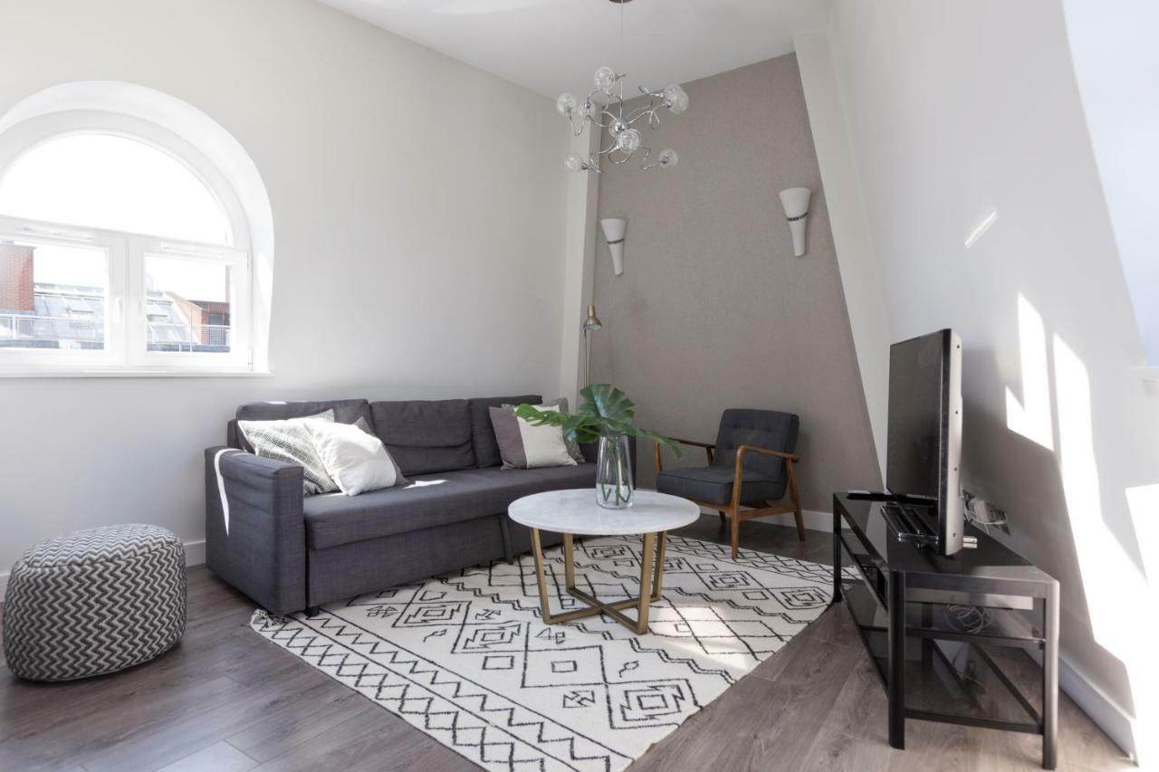 Apartment Emperors Gate By Allo Housing
