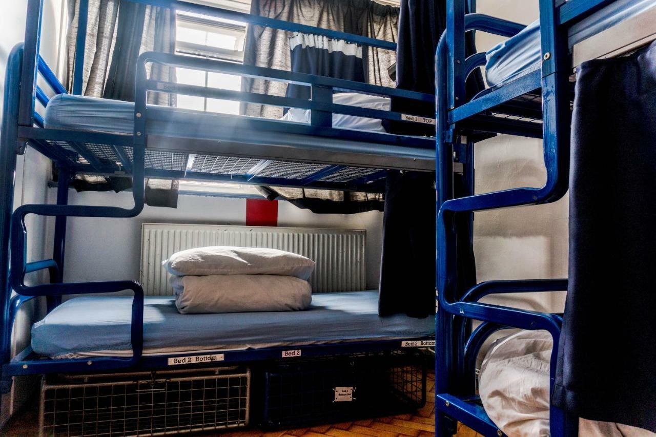 Backpackers Youth 18 - 35 Years Old Only Hostal Londres