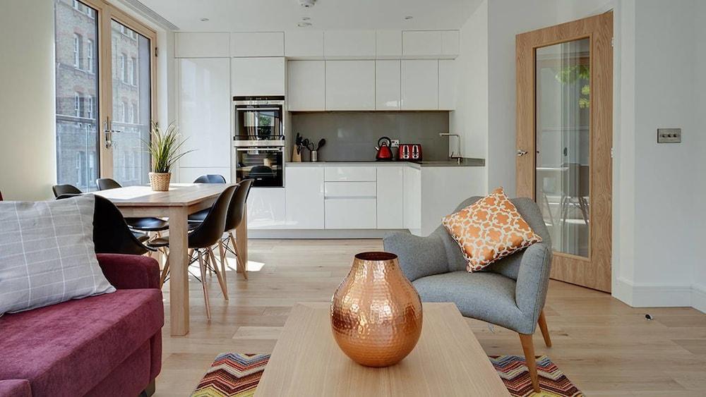 Lambeth North One