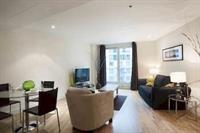 St Georges Wharf Apartment *